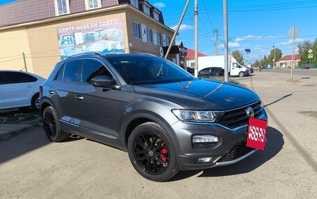 Volkswagen T-Roc I, 2018 год, 2 200 000 рублей, 4 фотография