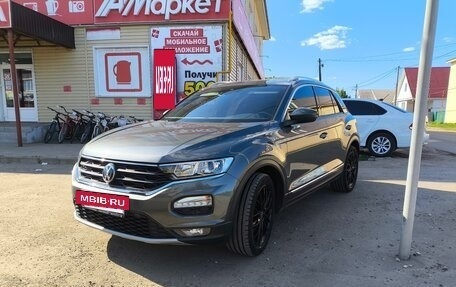 Volkswagen T-Roc I, 2018 год, 2 200 000 рублей, 5 фотография