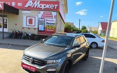 Volkswagen T-Roc I, 2018 год, 2 200 000 рублей, 6 фотография