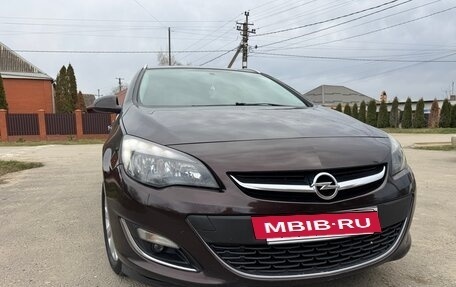 Opel Astra J, 2013 год, 920 000 рублей, 3 фотография