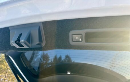 Lexus RX IV рестайлинг, 2016 год, 4 500 000 рублей, 29 фотография