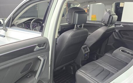 Volkswagen Tiguan II, 2018 год, 2 520 000 рублей, 15 фотография