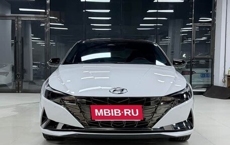 Hyundai Elantra, 2023 год, 1 650 000 рублей, 2 фотография