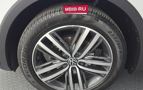 Volkswagen Tiguan II, 2018 год, 2 520 000 рублей, 13 фотография