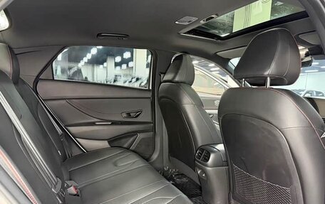 Hyundai Elantra, 2023 год, 1 650 000 рублей, 13 фотография