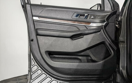 Ford Explorer VI, 2019 год, 2 990 000 рублей, 17 фотография