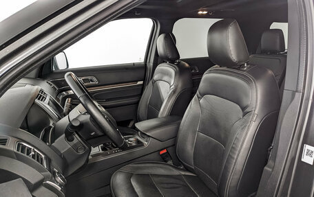 Ford Explorer VI, 2019 год, 2 990 000 рублей, 18 фотография