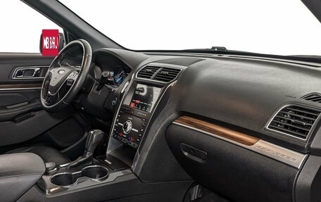 Ford Explorer VI, 2019 год, 2 990 000 рублей, 11 фотография