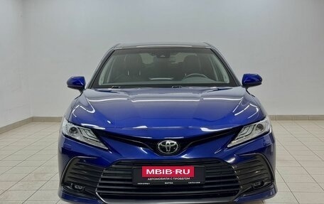 Toyota Camry, 2021 год, 3 596 000 рублей, 2 фотография