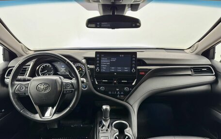 Toyota Camry, 2021 год, 3 596 000 рублей, 19 фотография