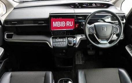 Honda Stepwgn IV, 2021 год, 2 050 000 рублей, 9 фотография