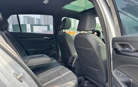 Volkswagen Golf VIII, 2022 год, 1 700 000 рублей, 11 фотография