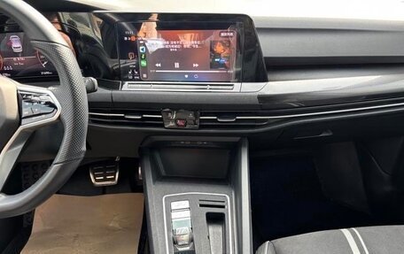 Volkswagen Golf VIII, 2022 год, 1 700 000 рублей, 12 фотография