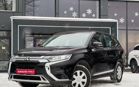 Mitsubishi Outlander III рестайлинг 3, 2020 год, 2 499 900 рублей, 1 фотография