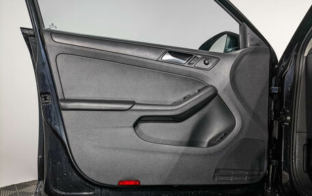 Volkswagen Jetta VI, 2015 год, 1 330 000 рублей, 18 фотография