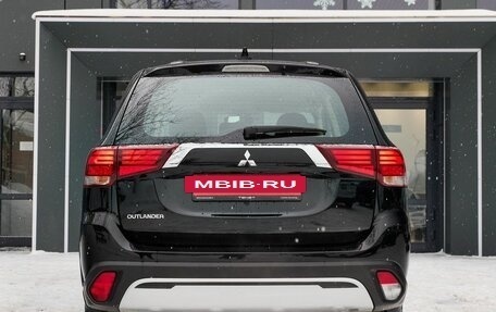 Mitsubishi Outlander III рестайлинг 3, 2020 год, 2 499 900 рублей, 6 фотография