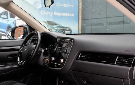 Mitsubishi Outlander III рестайлинг 3, 2020 год, 2 499 900 рублей, 34 фотография