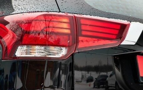 Mitsubishi Outlander III рестайлинг 3, 2020 год, 2 499 900 рублей, 38 фотография