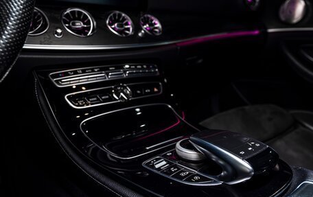 Mercedes-Benz E-Класс, 2016 год, 3 000 000 рублей, 22 фотография