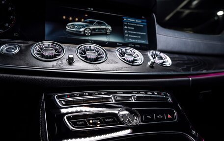 Mercedes-Benz E-Класс, 2016 год, 3 000 000 рублей, 25 фотография