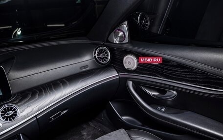 Mercedes-Benz E-Класс, 2016 год, 3 000 000 рублей, 26 фотография