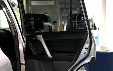 Toyota Land Cruiser Prado 150 рестайлинг 2, 2012 год, 2 350 000 рублей, 16 фотография