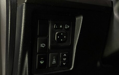 Toyota Land Cruiser Prado 150 рестайлинг 2, 2012 год, 2 350 000 рублей, 23 фотография