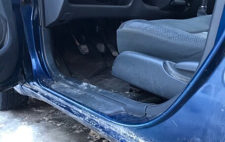 Toyota Yaris I рестайлинг, 2004 год, 260 000 рублей, 9 фотография