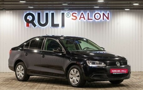 Volkswagen Jetta VI, 2013 год, 995 000 рублей, 3 фотография