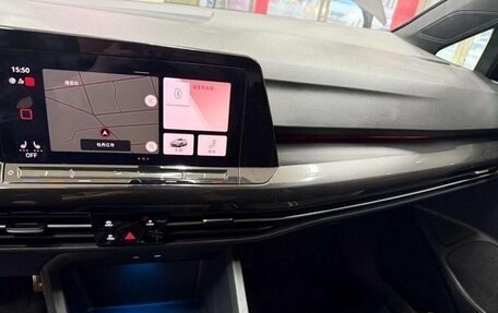 Volkswagen Golf VIII, 2022 год, 1 750 000 рублей, 11 фотография