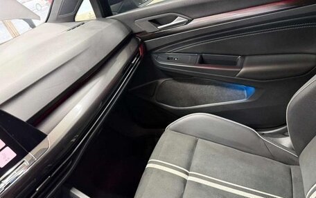 Volkswagen Golf VIII, 2022 год, 1 750 000 рублей, 12 фотография