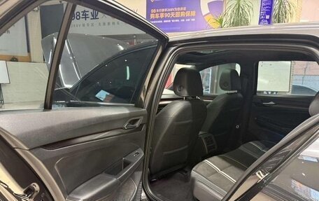 Volkswagen Golf VIII, 2022 год, 1 750 000 рублей, 13 фотография