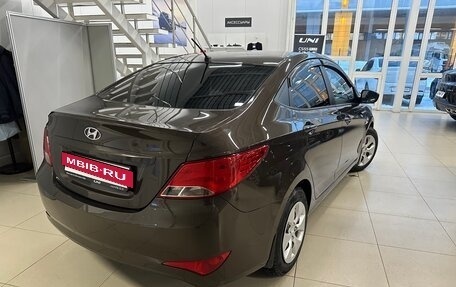 Hyundai Solaris II рестайлинг, 2015 год, 884 000 рублей, 11 фотография