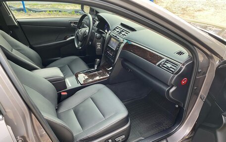 Toyota Camry, 2015 год, 2 350 000 рублей, 9 фотография