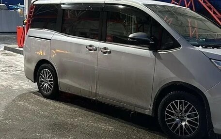 Toyota Esquire I, 2016 год, 2 050 000 рублей, 3 фотография