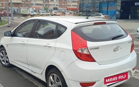 Hyundai Solaris II рестайлинг, 2012 год, 620 000 рублей, 5 фотография