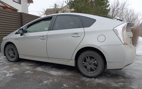 Toyota Prius, 2012 год, 1 590 000 рублей, 2 фотография