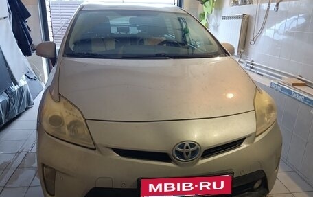 Toyota Prius, 2012 год, 1 590 000 рублей, 13 фотография