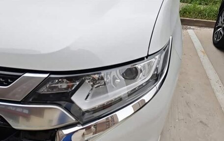 Mitsubishi Outlander III рестайлинг 3, 2021 год, 2 000 000 рублей, 3 фотография