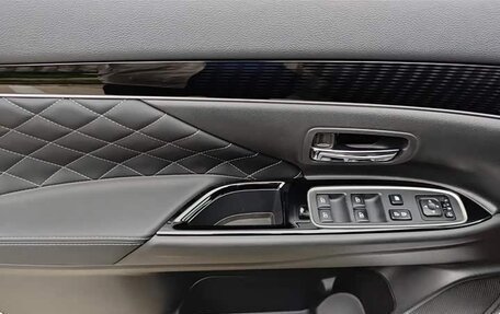 Mitsubishi Outlander III рестайлинг 3, 2021 год, 2 000 000 рублей, 6 фотография