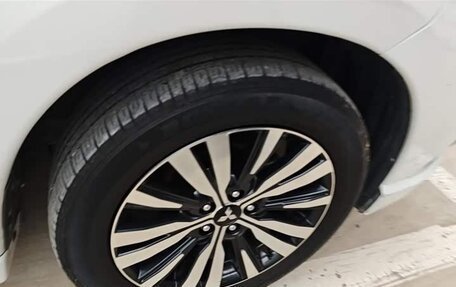 Mitsubishi Outlander III рестайлинг 3, 2021 год, 2 000 000 рублей, 5 фотография