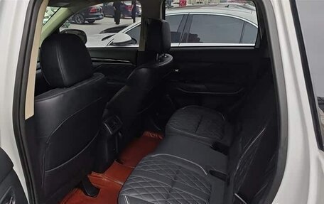 Mitsubishi Outlander III рестайлинг 3, 2021 год, 2 000 000 рублей, 8 фотография