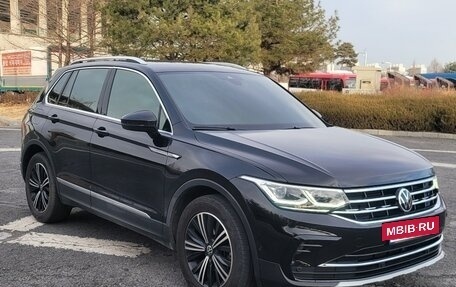 Volkswagen Tiguan II, 2023 год, 3 100 000 рублей, 2 фотография