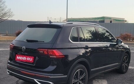 Volkswagen Tiguan II, 2023 год, 3 100 000 рублей, 4 фотография