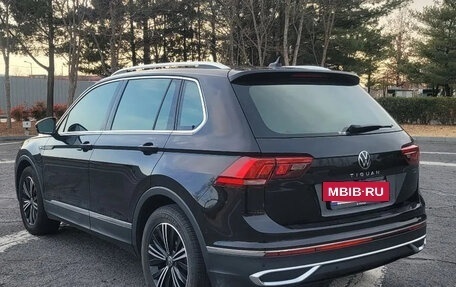 Volkswagen Tiguan II, 2023 год, 3 100 000 рублей, 6 фотография