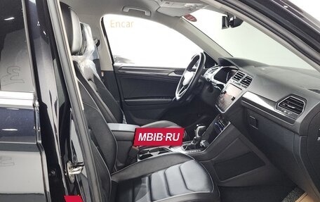 Volkswagen Tiguan II, 2023 год, 3 100 000 рублей, 9 фотография