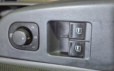 Volkswagen Golf V, 2007 год, 550 000 рублей, 16 фотография