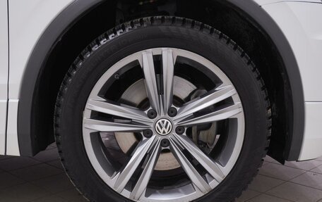 Volkswagen Tiguan II, 2020 год, 2 373 000 рублей, 10 фотография