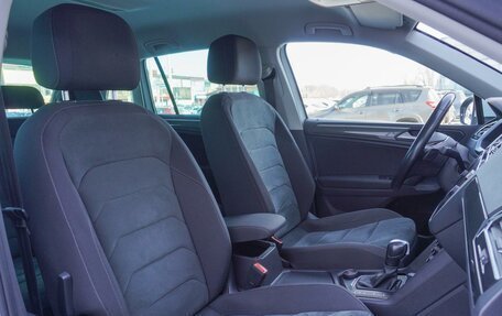 Volkswagen Tiguan II, 2020 год, 2 373 000 рублей, 14 фотография