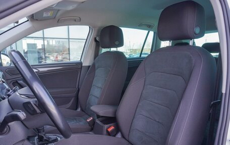 Volkswagen Tiguan II, 2020 год, 2 373 000 рублей, 16 фотография